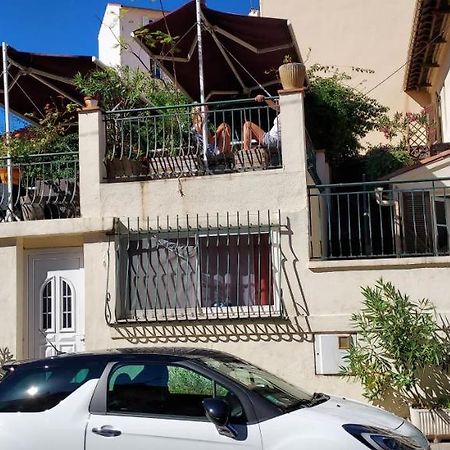 Crew Lighthouse Hostel Antibes Exterior photo