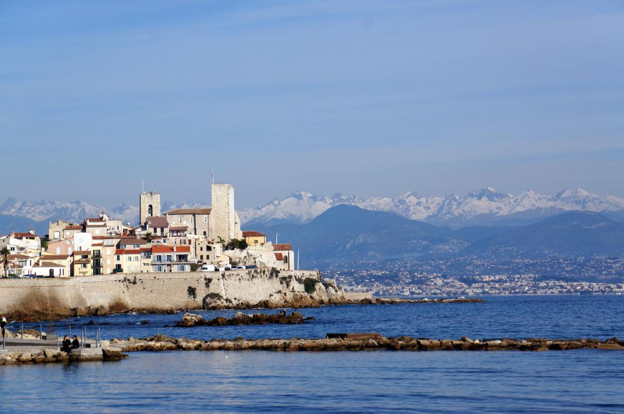 Crew Lighthouse Hostel Antibes Exterior photo