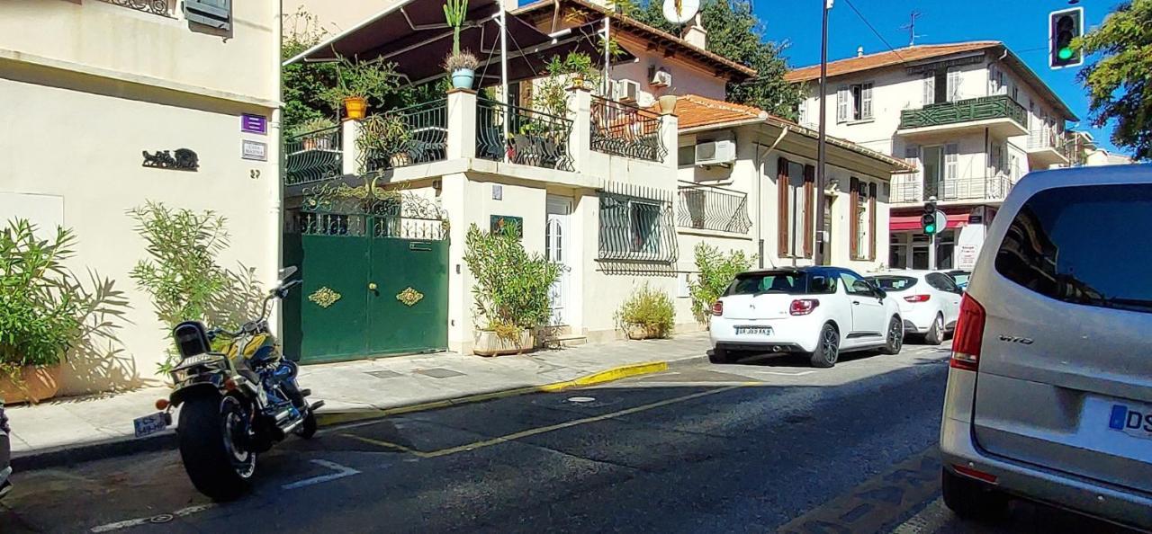 Crew Lighthouse Hostel Antibes Exterior photo